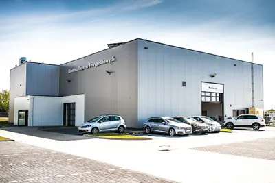 CENTRUM NAPRAW POWYPADKOWYCH Rzepecki Mroczkowski AUTORYZOWANY SERWIS BLACHARSKO-LAKIERNICZY